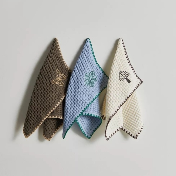 🎉🎉HOST PICK🎉😊Urban Outfitters Critter Waffle Tea Towel, Cream, NWT - Picture 4 of 11